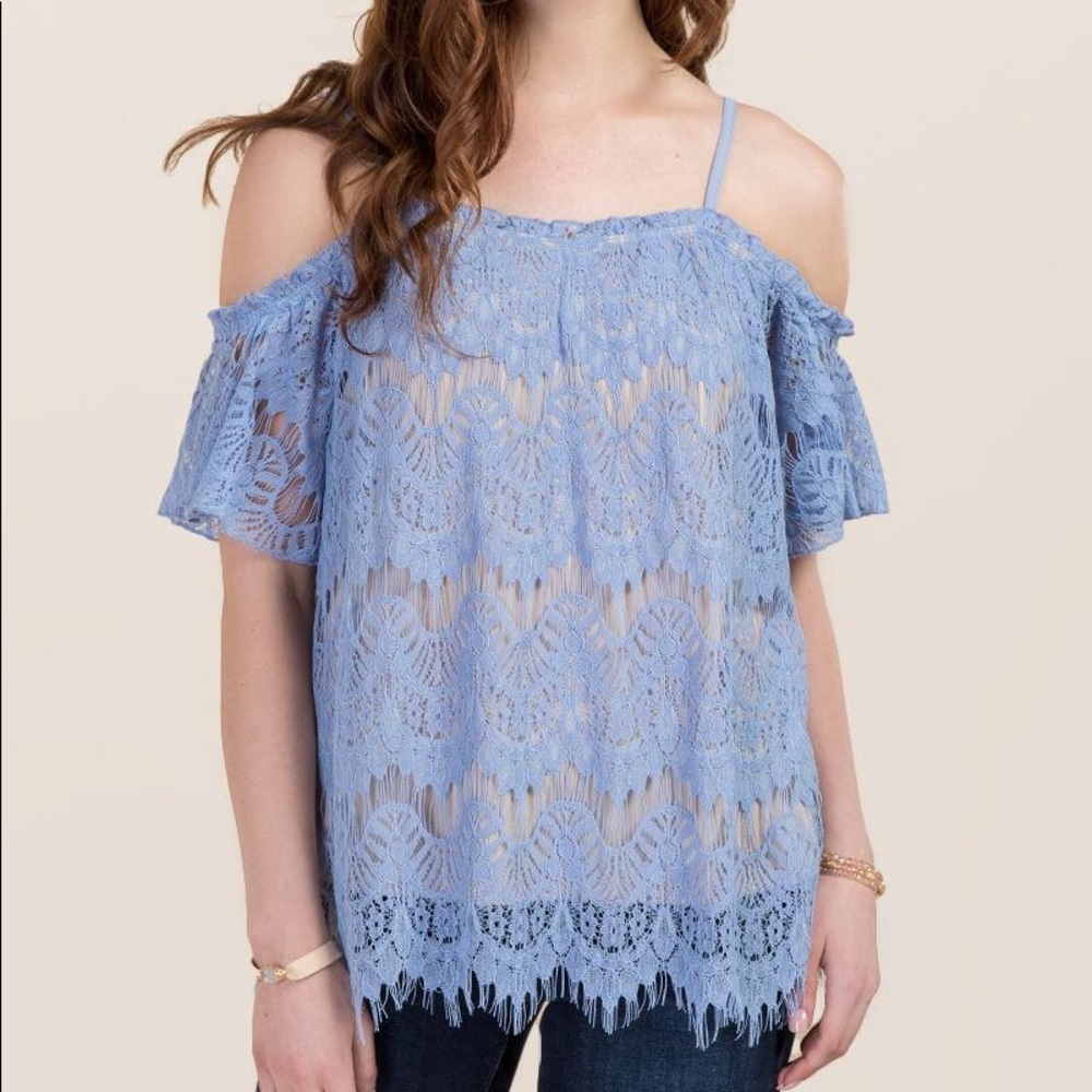 Francesca’s | Oxford Blue Janey Lace Cold Shoulder